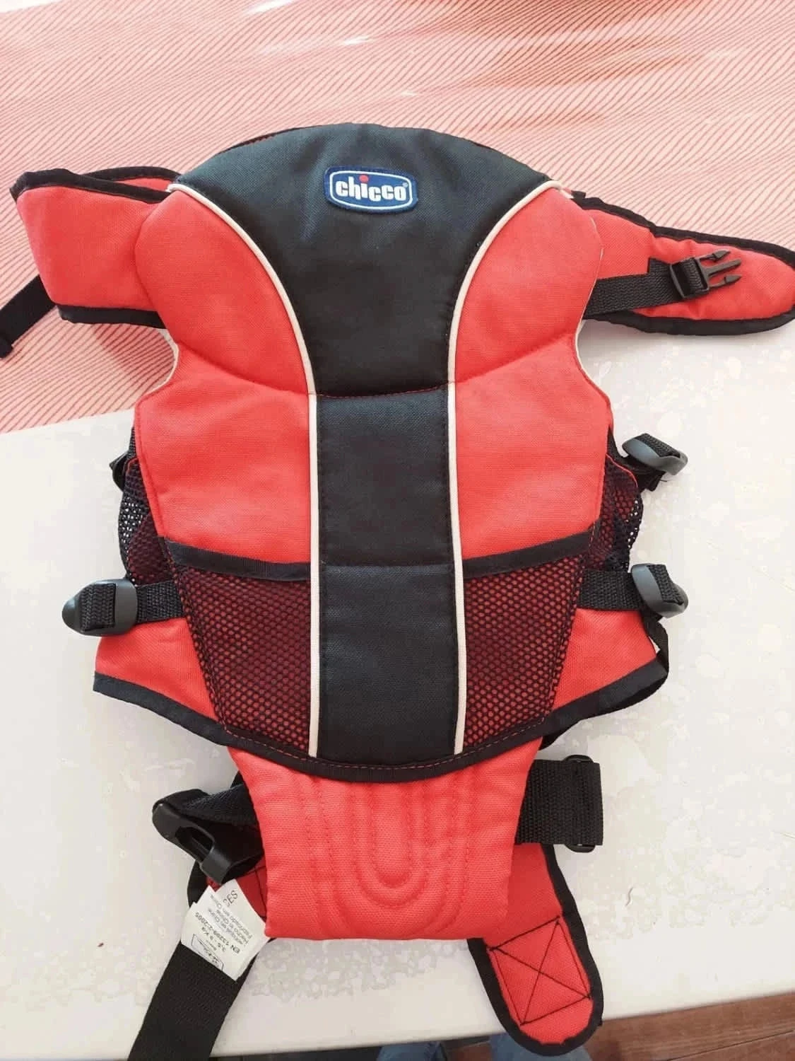 Porte bébé chicco ventral etat neuf 0+